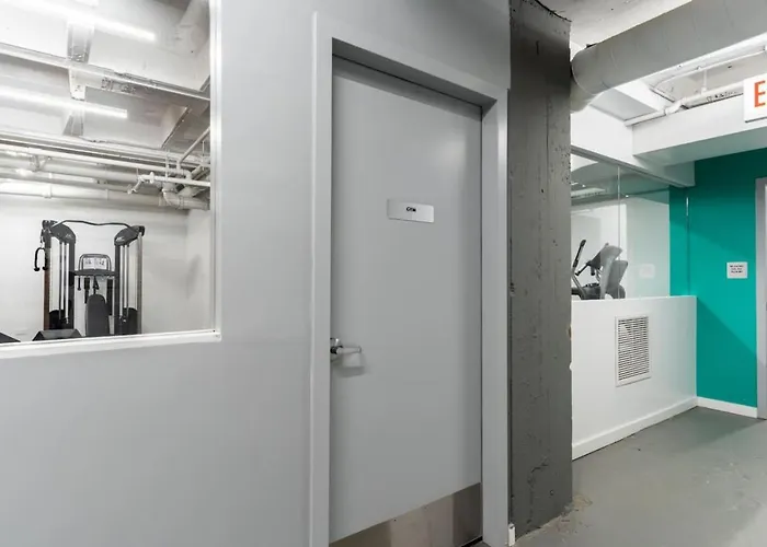 Apartment Sunny Modern Loft Montrose Rooftop Wfh Gym