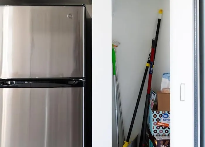 Apartment Sunny Modern Loft Montrose Rooftop Wfh Gym *