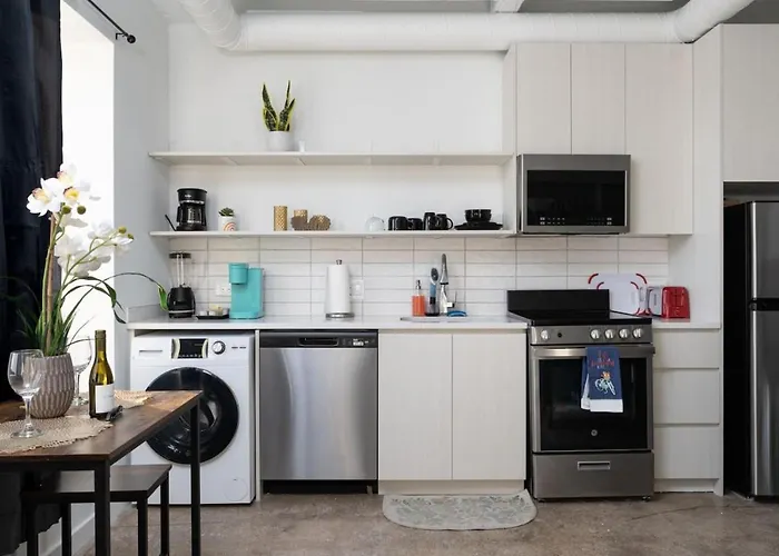 Sunny Modern Loft Montrose Rooftop Wfh Gym * Chicago
